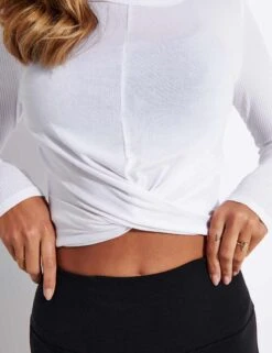 Cover Long Sleeve Top - White 9 Cover Long Sleeve Top - White -Sportswear Store Alo Yoga COVER LONG SLEEVE TOP W3345R WHITE 0026