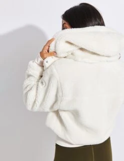Foxy Sherpa Jacket - Ivory -Sportswear Store Alo Yoga FOXY SHERPA JACKET W4313R Ivory 0022
