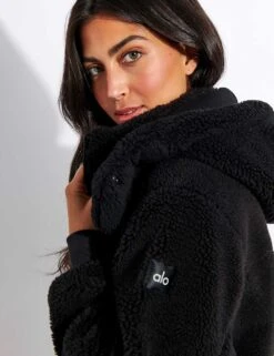 Foxy Sherpa Jacket - Black -Sportswear Store Alo Yoga FOXY SHERPA JACKET W4313R Ivory 0061