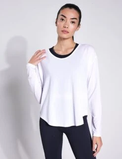 Scoop Neck Cross Back Yoga Top - White -Sportswear Store GOODMOVE LS X Back Yoga Longsleeve T51 5751 WHITE 0004 ff5547f6 5c77 48e8 9d2d 7e7197cf49b8