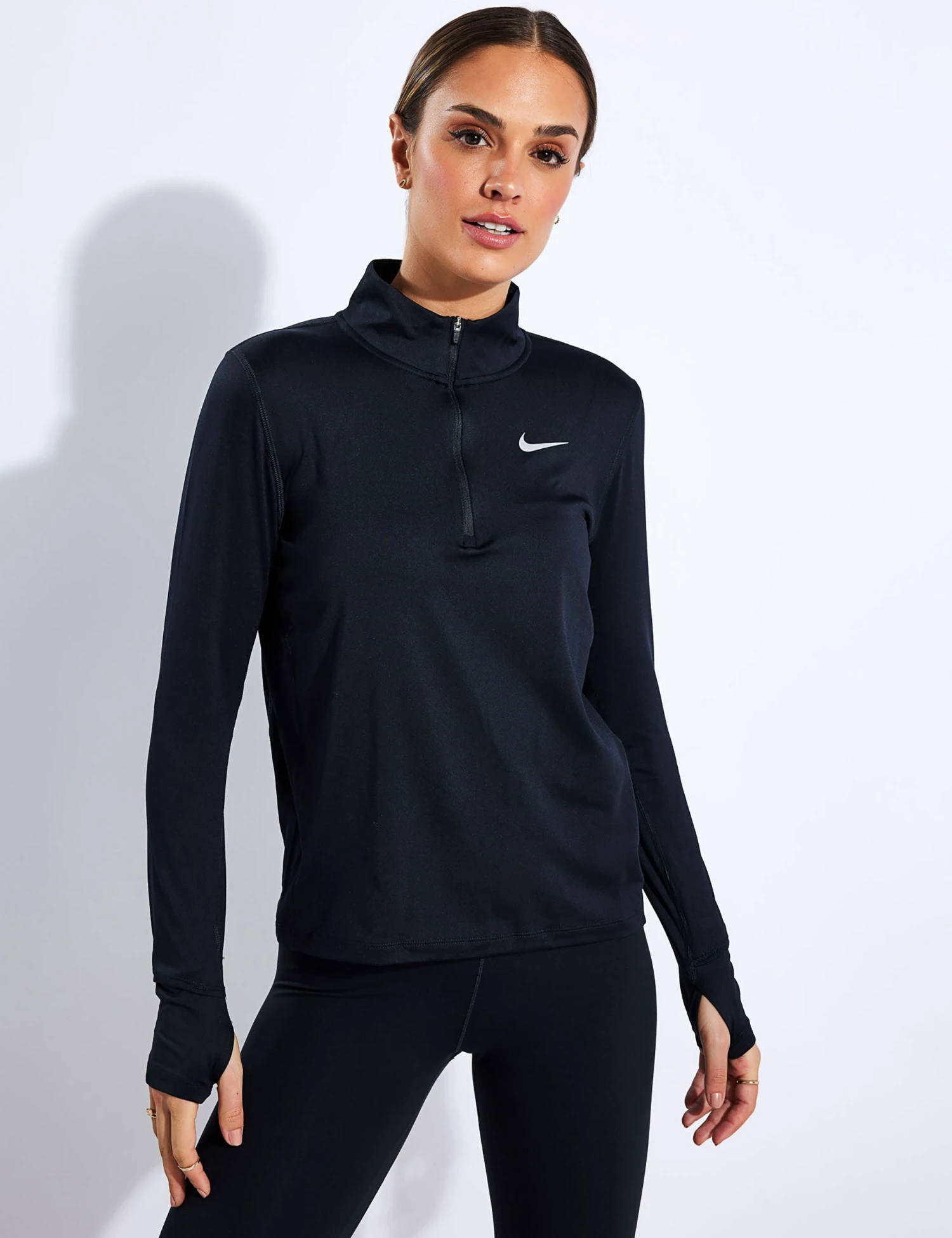 Nike Element Crew - Black 3 Nike Element Crew - Black