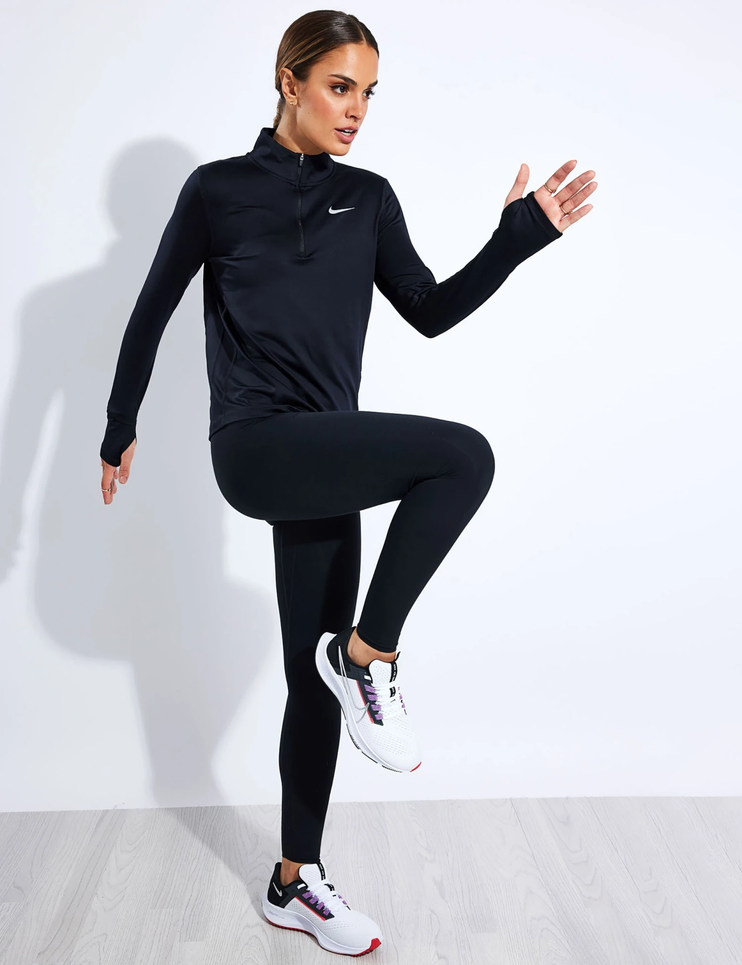 Nike Element Crew - Black 5 Nike Element Crew - Black - Image 3