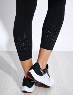 Nike Epic Luxe Crop Leggings - Black -Sportswear Store Nike NIKE EPIC LUXE MID RISE CROP CN8043 010 BLACK REFLECTIVE SILVER 0021