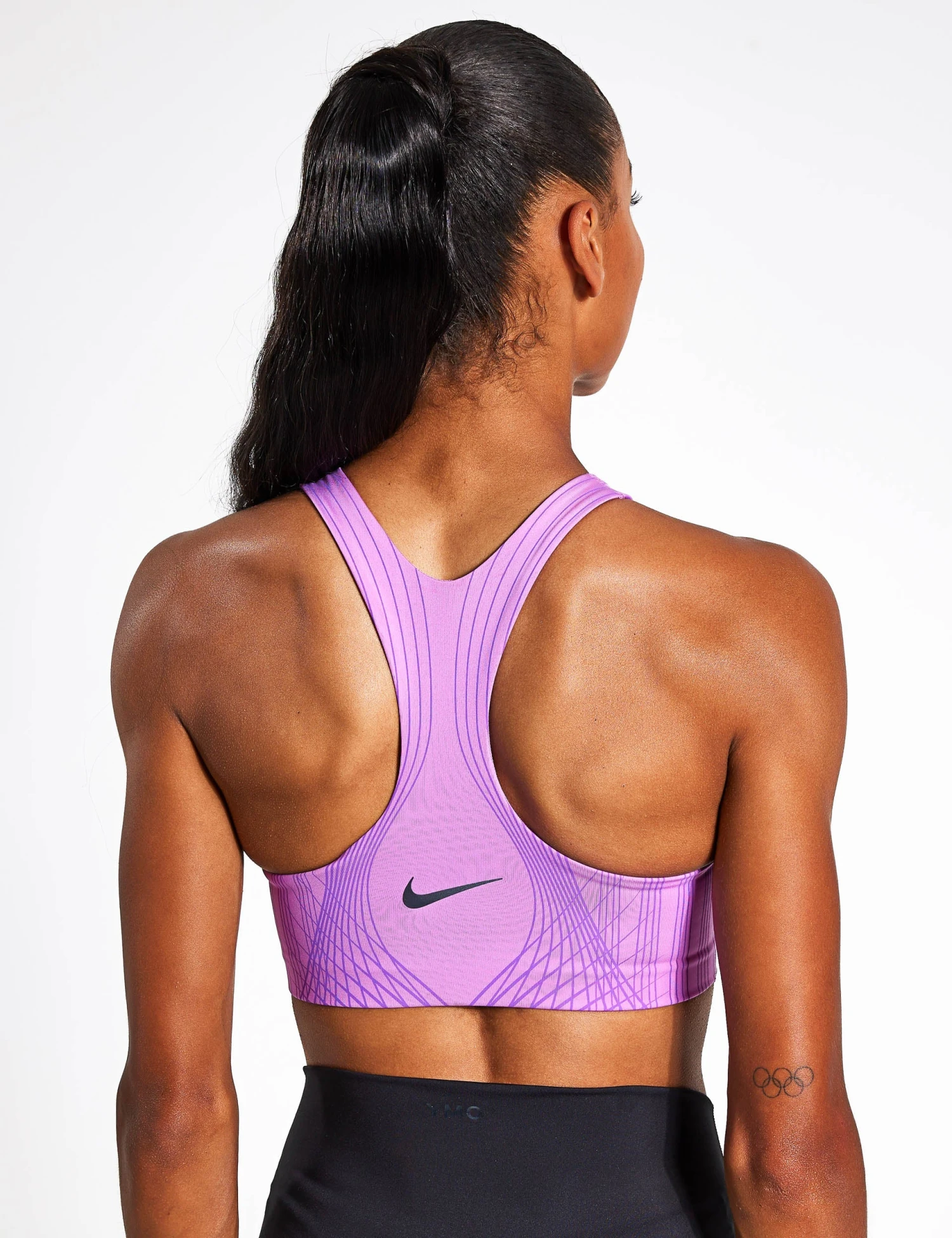 Nike Swoosh Phoenix Sports Bra - Rush Fuchsia/Fuchsia Dream 4 Nike Swoosh Phoenix Sports Bra - Rush Fuchsia/Fuchsia Dream - Image 2