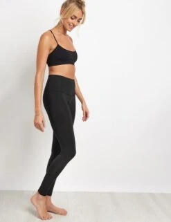 Moon Dance Black Hot Pants -Sportswear Store Teeki New Moon Hot Pant 2 0 New Moon Black 0002