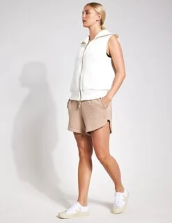 Varley Keely High Rise Short - Light Taupe 12 Varley Keely High Rise Short - Light Taupe -Sportswear Store VARLEY keely high rise short 4 VAR01559 light taupe 0001 f6138510 5f23 42c1 819b e85b3fff7cc1