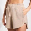 Varley Keely High Rise Short - Light Taupe -Sportswear Store VARLEY keely high rise short 4 VAR01559 light taupe 0002 f117eed4 bec8 4287 9104 4adb48945191
