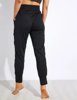 Varley Parkhurst Pant - Black -Sportswear Store Varley PARKHURST PANT VAR00838 black 0015 e09bc23b da7d 446d 8c5f a2daed9c338a