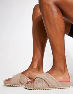 Varley Ronley Quilted Slides - Mink Stone -Sportswear Store Varley Ronley Quilted Slides Mink Stone 0008