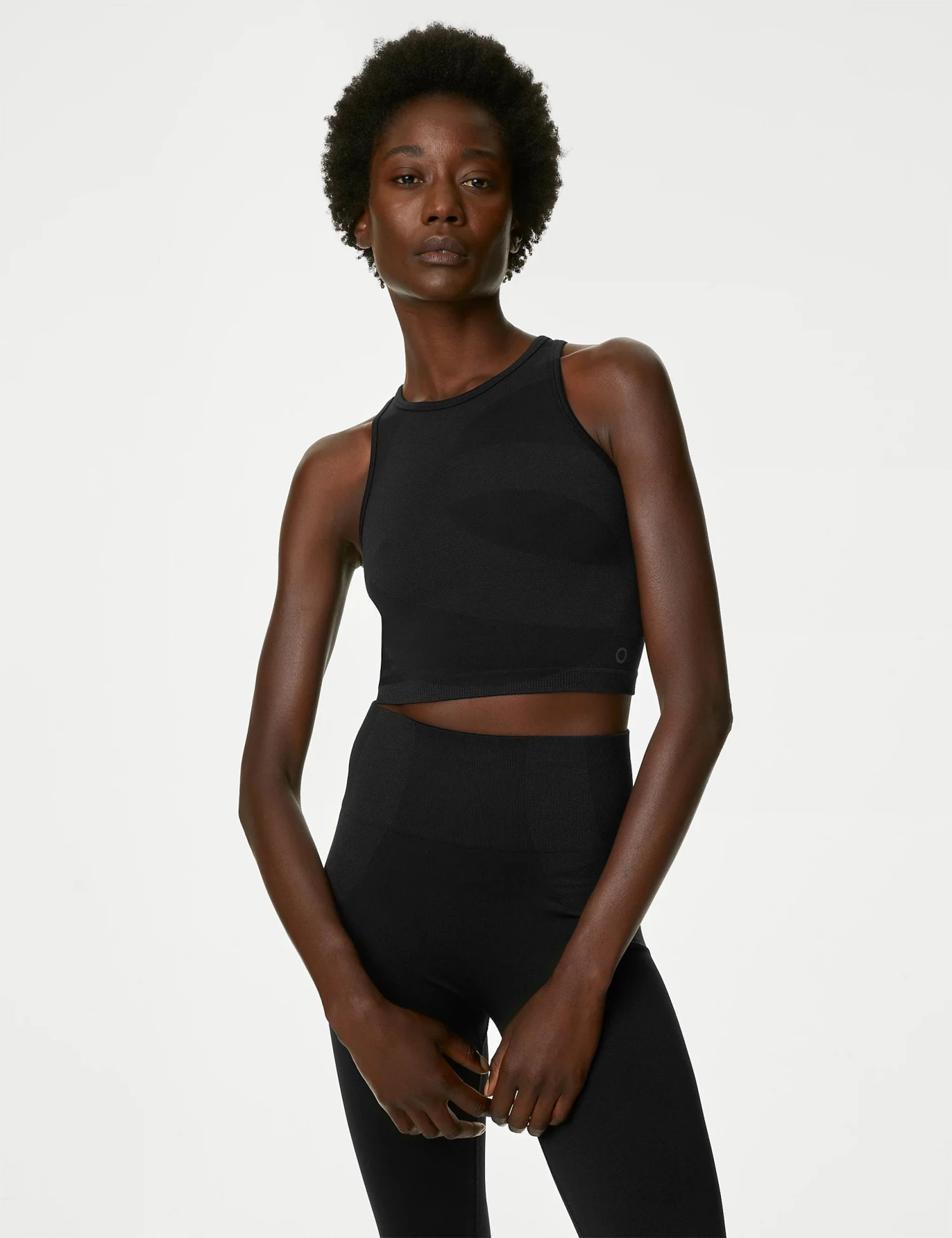 Scoop Neck Seamless Fitted Crop Top - Black 3 Scoop Neck Seamless Fitted Crop Top - Black