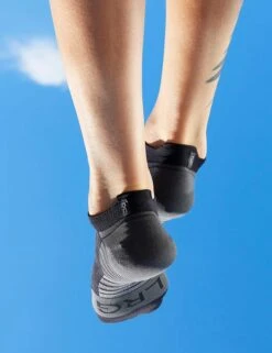 On Running Low Sock - Black/Shadow -Sportswear Store on running w low sock black shadow 2