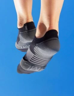 On Running Low Sock - Black/Shadow -Sportswear Store on running w low sock black shadow 3