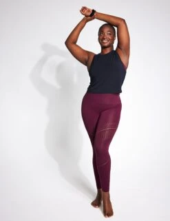 Crop It Tank - Black -Sportswear Store ymo crop it tank black 4 d0fcc0c7 413a 4e34 8175 a6f8962a42da